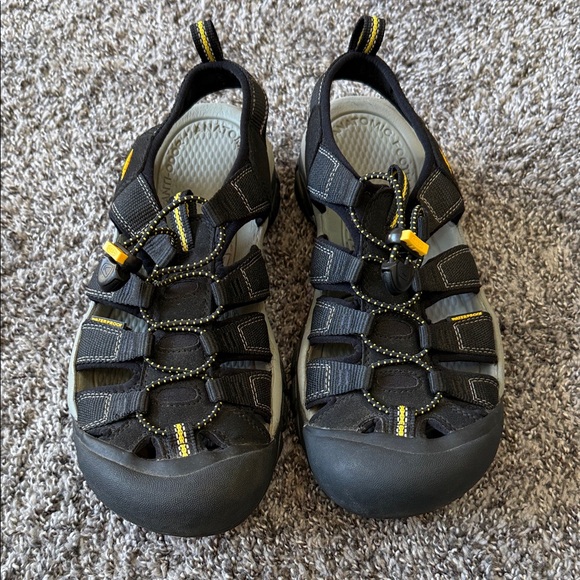 KEEN Men's Newport H2 Closed Toe Water Sandal EUC - Picture 2 of 12